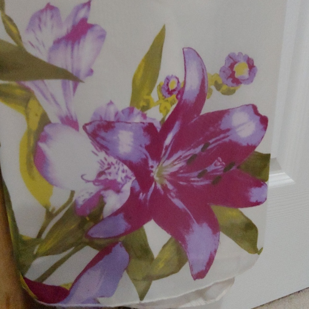 ☕ Jennifer Lopez floral tank - Picture 3 of 5